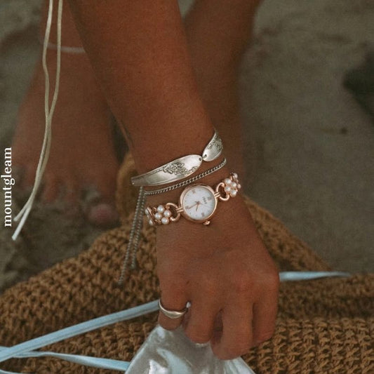 Rose Gold Women’s Watch – Round White Dial Quartz Watch with Pearl Inlay Bracelet | Celeste