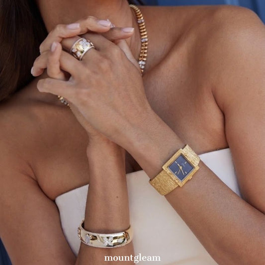 Classic Luxe：Navy Square Dial Watch – Gold Square Case & Gold Stainless Steel Band Quartz