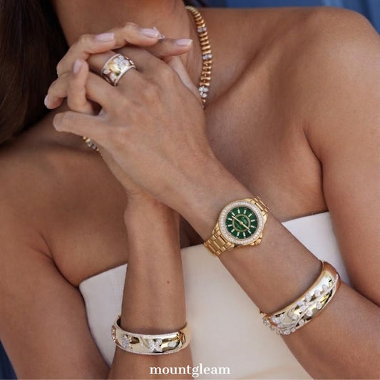 Modern Vintage Green Round Dial Diamond Watch – Gold Alloy Quartz Bracelet