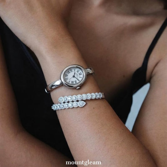 Silver Bangle Quartz Watch for Women-White Bathtub-formet urskive, elegant og chic
