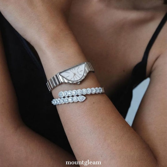 White/Silver Women’s Watch-Minimalistisk halvmåne Dial Silver Armelet | Dainty Elegant Silver Watch for Women - Luna