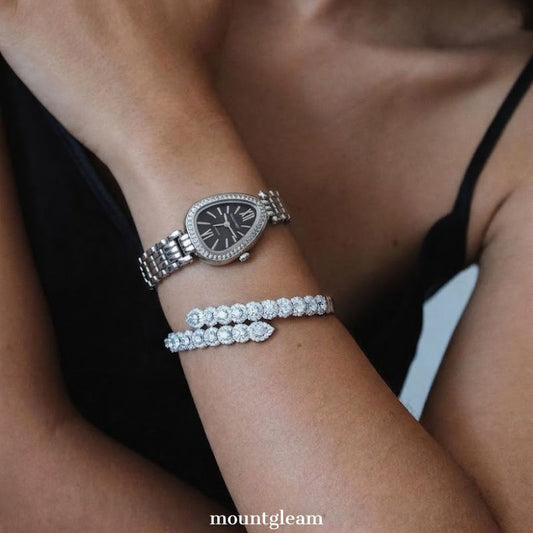 Mystic Edge: Defined by Dark Allure – Noir Serpenti Dial & Silver Steel Bracelet