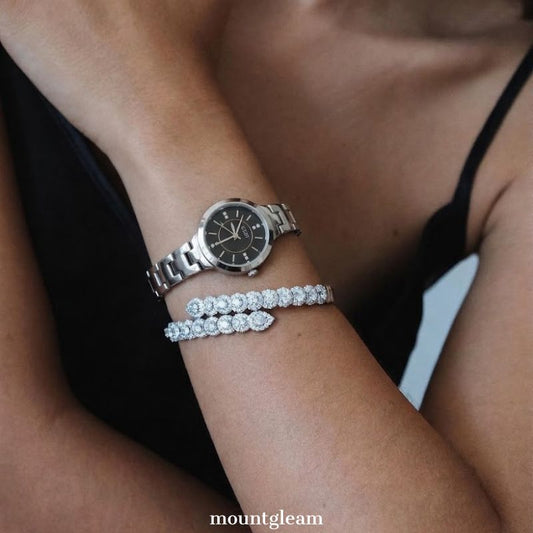 Modern Classic: Black Round Dial with All-Silver Bracelet