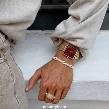 Classic Vintage Square Red Dial Gold-Tone Wheat Pattern Alloy Bracelet Quartz Watch
