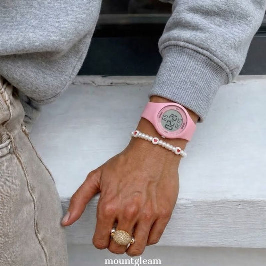 Sporty Chic：Gray Round Dial Watch – Pink Round Case & Pink Silicone Band Digital