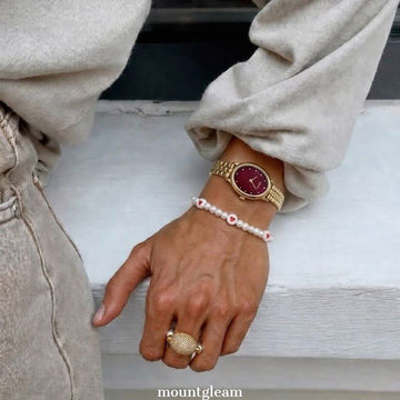 Oval Vintage Charm: Red Oval Dial Watch – Gold Oval Bezel & Gold Stainless Steel Link Bracelet