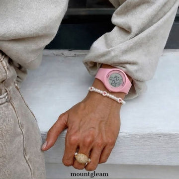 Sporty Chic：Gray Round Dial Watch – Pink Round Case & Pink Silicone Band Digital