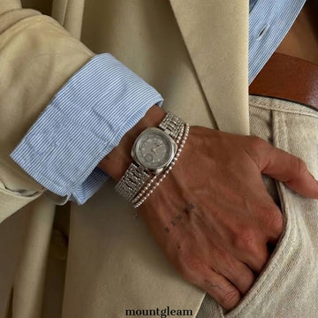 Gray Numeral Chic: Minimalist Small Dial Quartz Watch