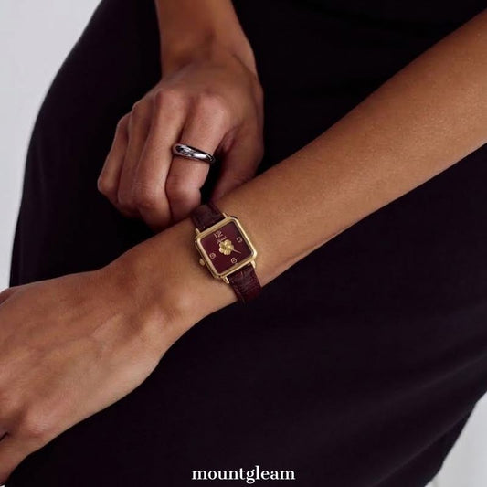 Montre Crimson Grace : Montre à quartz vintage en cuir rouge camélia