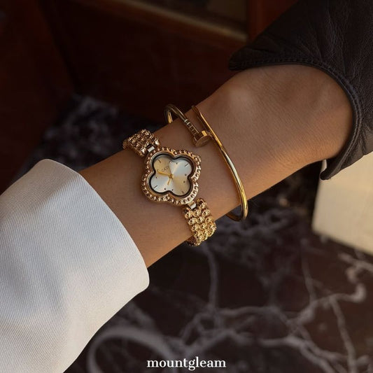 Vintage Glamour: Lucky Gold Clover Dial Watch with Gold Alloy Clover Bracelet
