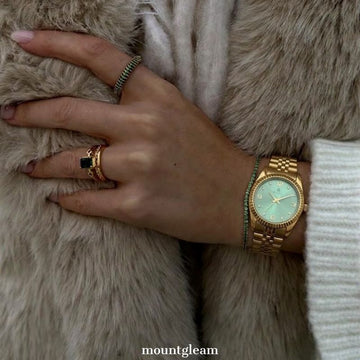 Modern Women's Green Round Dial Watch – Gold Bezel & Gold Alloy Bracelet Quartz
