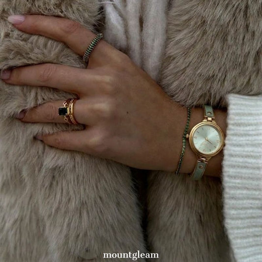 Verdant Glow – Green Dial Gold Bracelet Watch