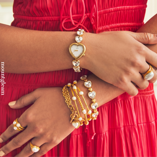 Romantic Heart: White Heart-Shaped Dial Watch with Gold Heart Bezel & White Gemstone Heart-Link Alloy Bracelet