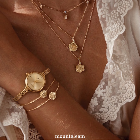 Elegant Minimalist Gold Watch for Women – Round Dial Bracelet