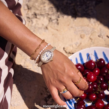 Elegant Diamond‑Studded Gold Bangle Watch – Full Diamond Tonneau Case Women’s Watch