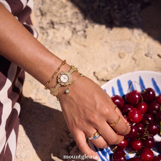 Vintage Floral Watch with White Dial, Diamond-Accented Gold Frame & Alloy Bracelet