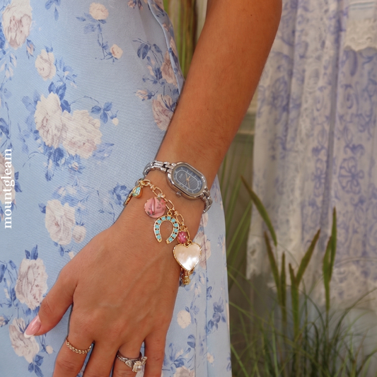 Natural Elegance: Oval Mother-of-Pearl Dial with Slim Chain Strap Watch