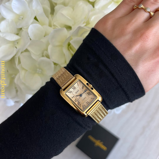 Timeless Elegance – Women’s Gold Wheat-Link Bracelet Roman Numeral Rectangular Dial Quartz Watch
