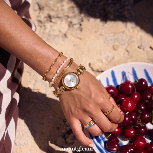 Classic Round Gold-Tone Alloy Geometric Strap Quartz Watch with White Dial