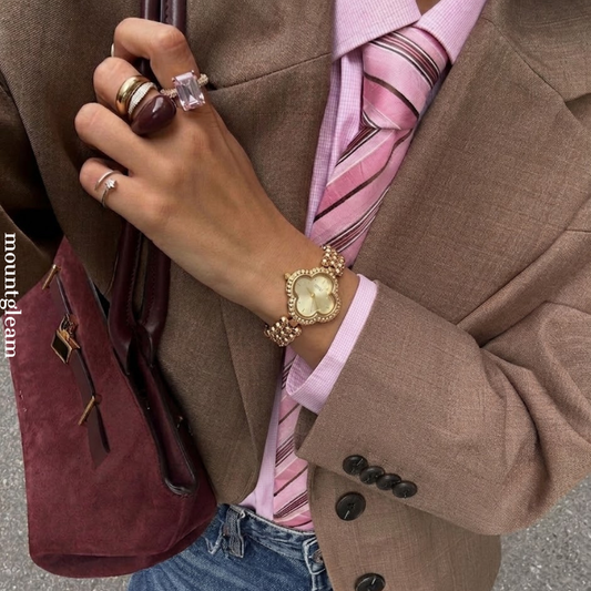 Vintage Glamour: Lucky Gold Clover Dial Watch with Gold Alloy Clover Bracelet