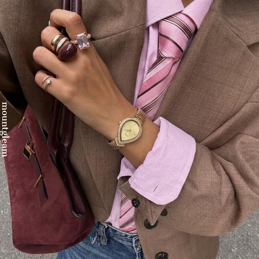 Opulente Symbolik: Gold Tropfenförmiges Serpenti Zifferblatt mit Gold Diamant Lünette & Armband