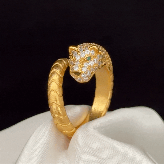 Vintage Luxurious Panther Head Ring Fully Paved with Diamonds