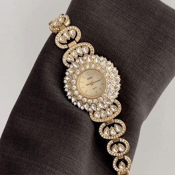 Bold Luxury: A Gold Round Diamond Dial and a Completely Diamond-Encrusted Bracelet