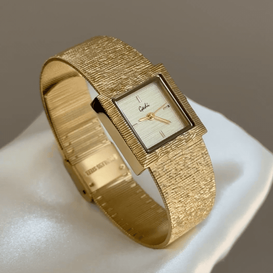 Total Gold Radiance：Gold Square Dial Watch – Gold Square Bezel & Gold Stainless Steel Bracelet Quartz