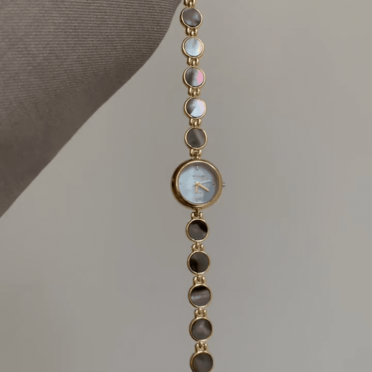 Gold Women’s Watch – Elegant Bracelet-Style Round Mother of Pearl Dial Quartz Watch | Halo