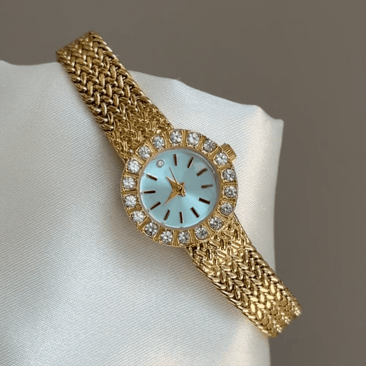Vintage Charm：Blue Round Dial Watch – Gold Round Case & Gold Alloy Band Quartz