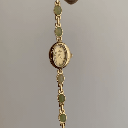 Elegant Jade Inspired Gold Watch for Women – Oval Bracelet Style
