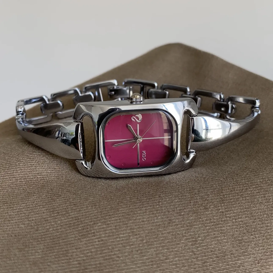 Raspberry Red Timepiece: Square Bracelet Chain Quartz Watch