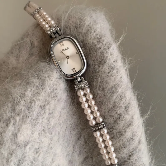 Pearl Oval Chain Quartz Timepiece: Elegant Classic Watch