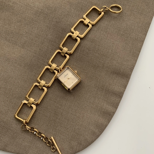 Golden Link Timepiece: Hollow Square Chain Quartz Watch