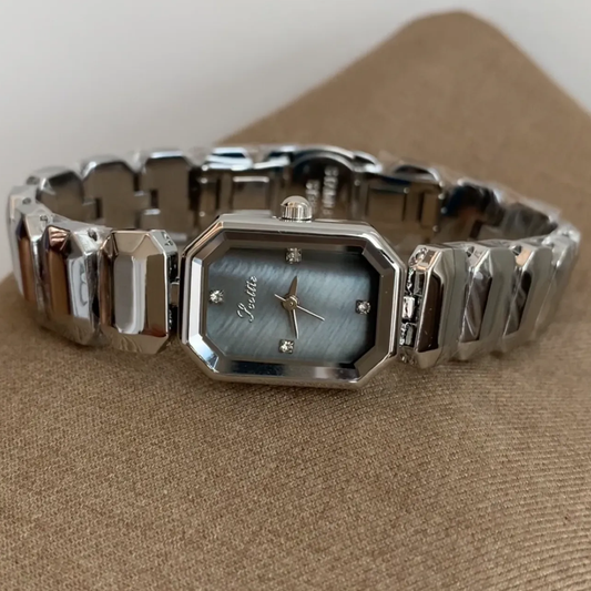 Silver Elegance Timepiece: Mother-of-Pearl Dial Watch