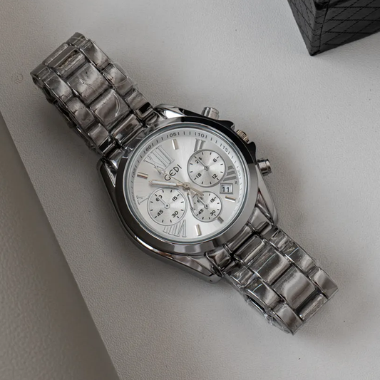 Silver Link Calendar Quartz Timepiece: Timeless Elegance Watch