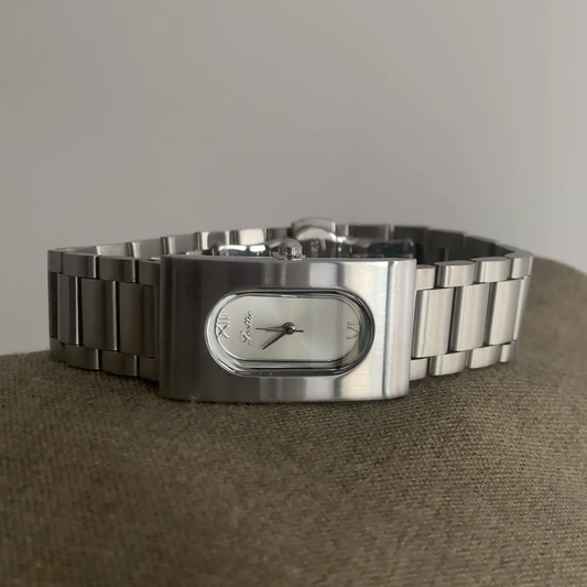 Elegant Commuter Timepiece: Minimalist Silver Steel Watch