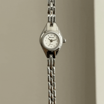 Daily Commute Silver Round Dial Alloy Bracelet-Style Quartz Watch