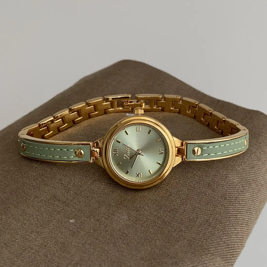 Verdant Glow – Green Dial Gold Bracelet Watch