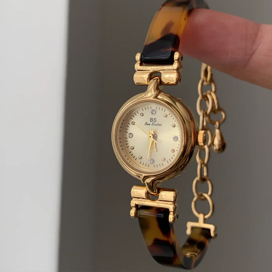 Amber Bracelet Timepiece: Vintage Round Quartz Watch