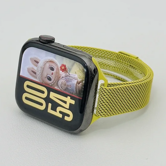 Skater Kitty – Slim Milanese Apple Watch Band