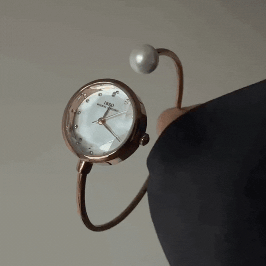 Rose Gold Women’s White Round Dial Pearl-Accent Quartz Bangle Watch Elegant Style – Pearl Crown