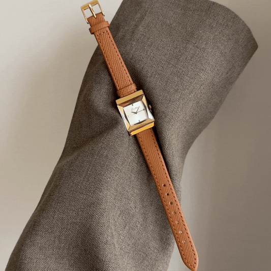 Retro Grace – Brown Leather Strap Women’s Quartz Watch with Gold Square Case