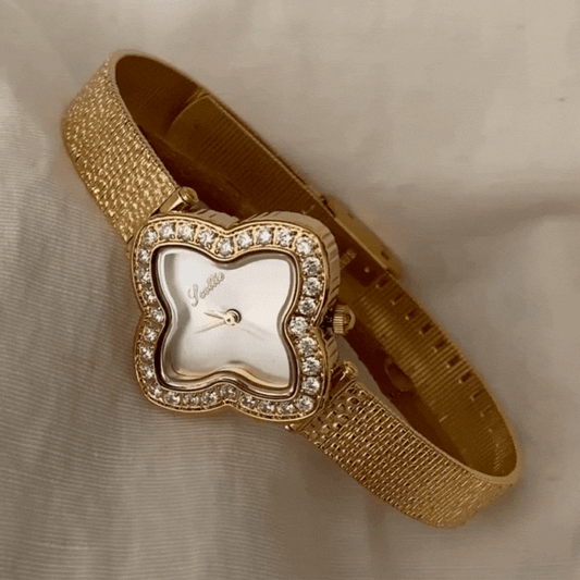 Stellar Blanc – Luxury Gold Women’s Quartz Watch with White Dial and Crystal-Set Star Case
