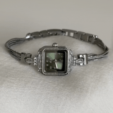 Tiempo de panadería plateado: reloj de cuarzo cuadrado numérico verde