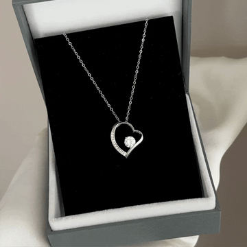 Modern Minimalist : Defined by an Open Heart – A Silver Hollow-Out Necklace