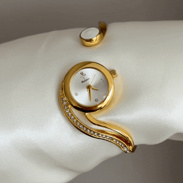 Luxe Sparkle Elegant: White Diamond Round Dial Watch with Diamond Bracelet