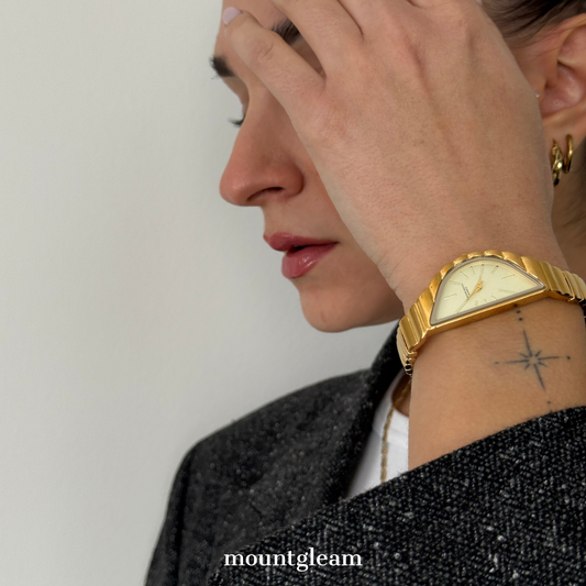 Trendy Gold Half-Moon Dial Women’s Quartz Watch – Fashion Elegant Wristwatch