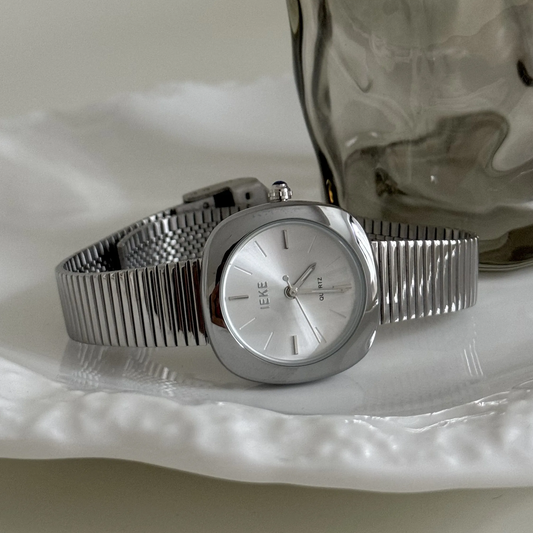 Minimalist Bamboo Strap Timepiece