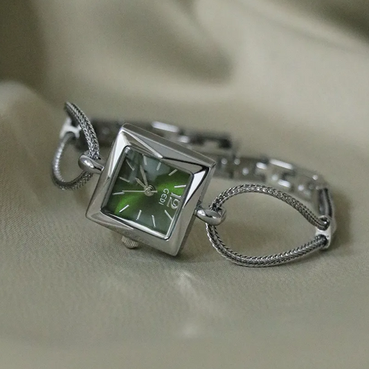 Σημείο Silver & Green Square Link: Elegant Quartz Watch
